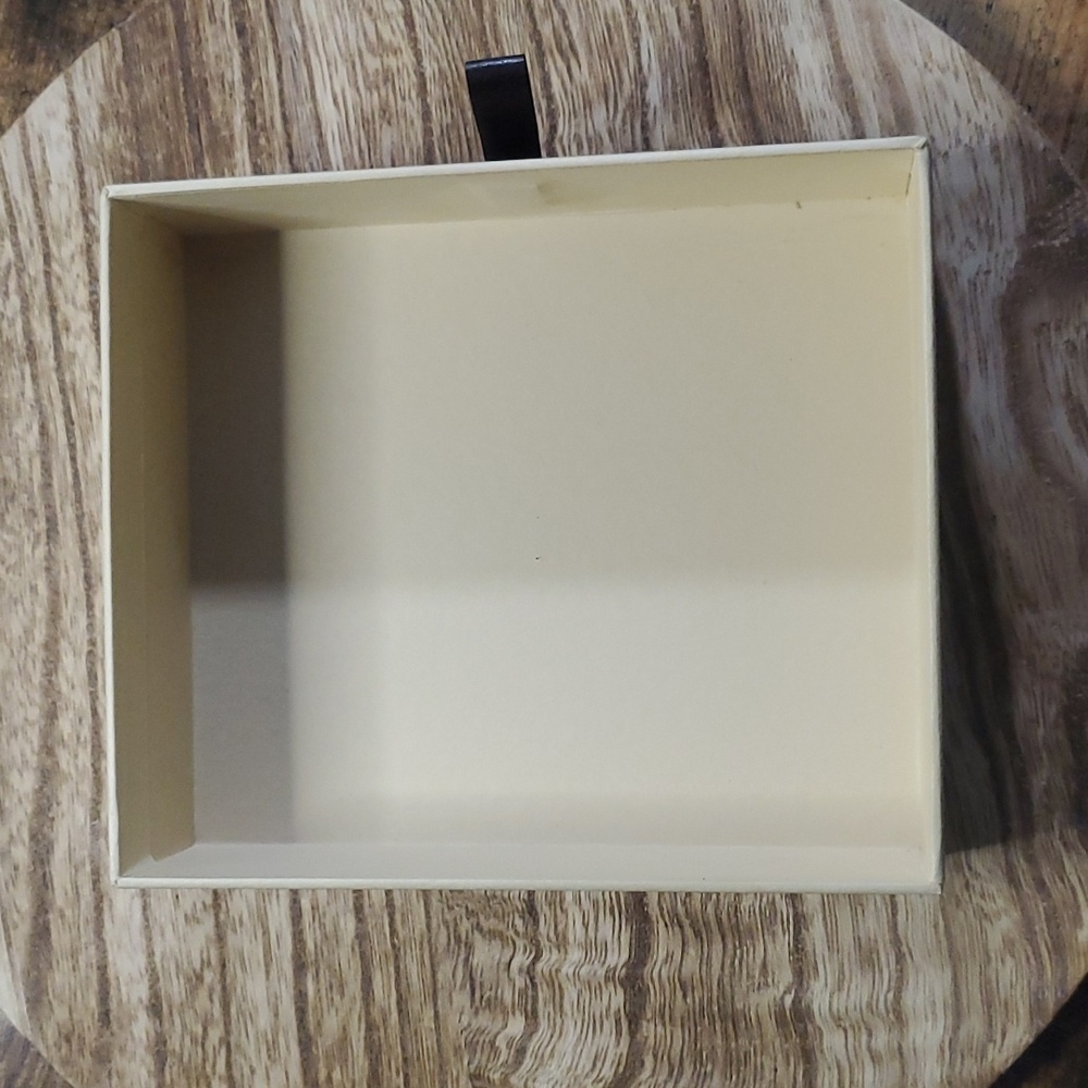 Louis Vuitton Accessory box - Picture 2 of 5